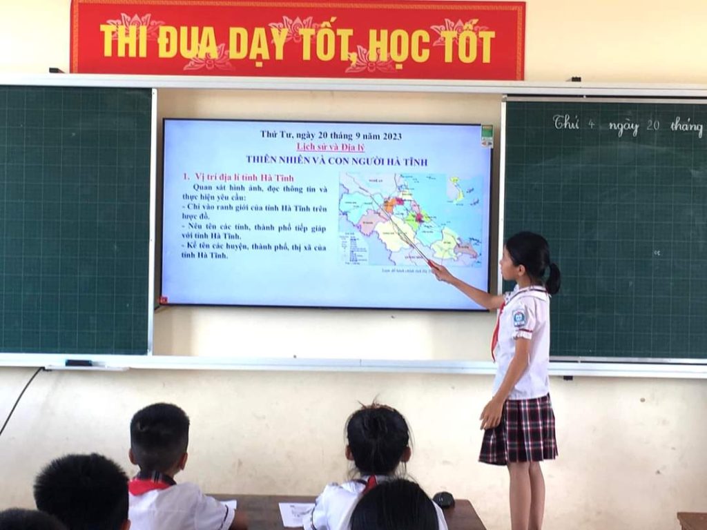 Một tiết học Lịch sử và Địa lí lớp 4 tại Trường Tiểu học Hộ Độ, Lộc Hà, Hà Tĩnh